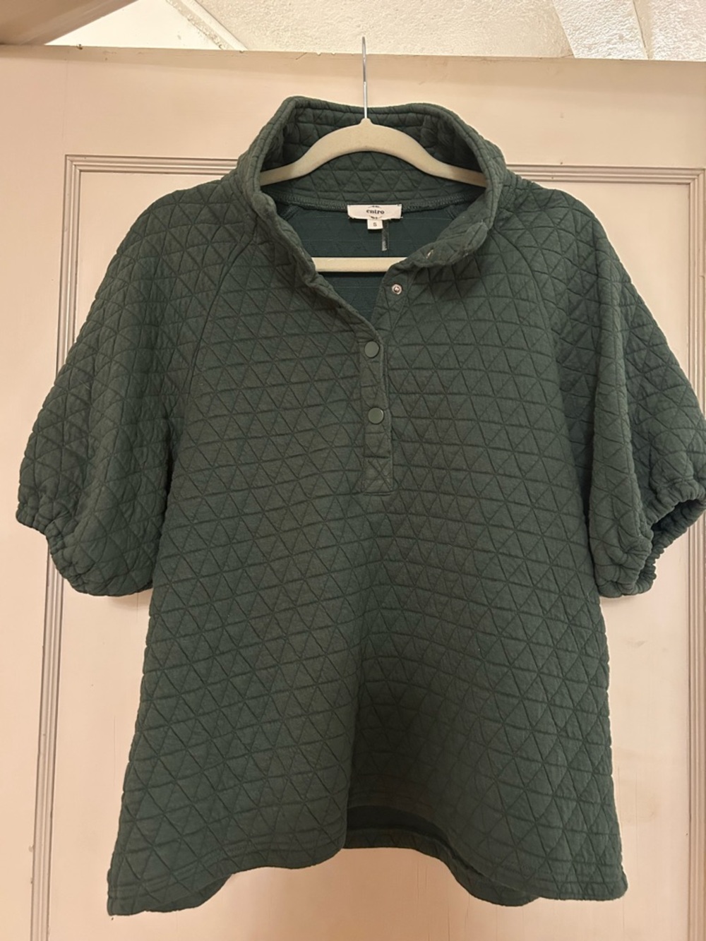 entro Quilted Short-Sleeve Pullover Sweatshirt in Olive